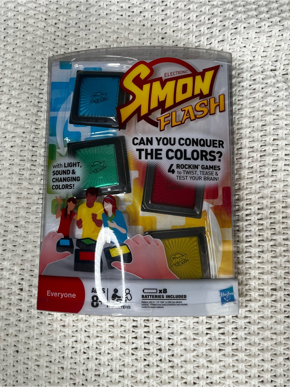 NEW Hasbro Simon Flash Electronic Game Color Changing Sounds W/Batteries Family